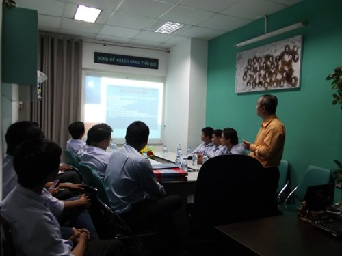 Phối Hợp Cùng 4 Oranges Đào Tạo Kiến Thức Về Sơn Cho Đội Ngũ Nhân Viên